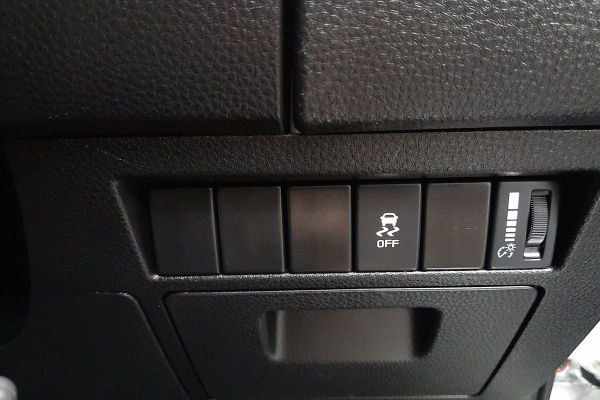 2024 Isuzu D-MAX SX High Ride Rear Wheel Drive image