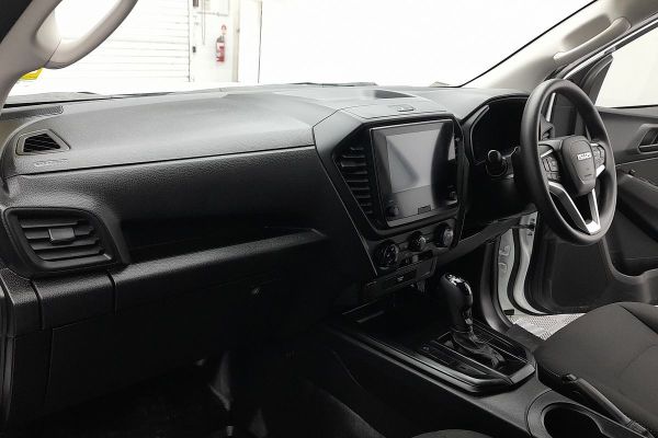 2024 Isuzu D-MAX SX High Ride Rear Wheel Drive image