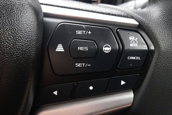 2024 Isuzu D-MAX SX High Ride Rear Wheel Drive image