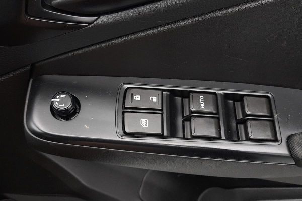 2024 Isuzu D-MAX SX High Ride Rear Wheel Drive image