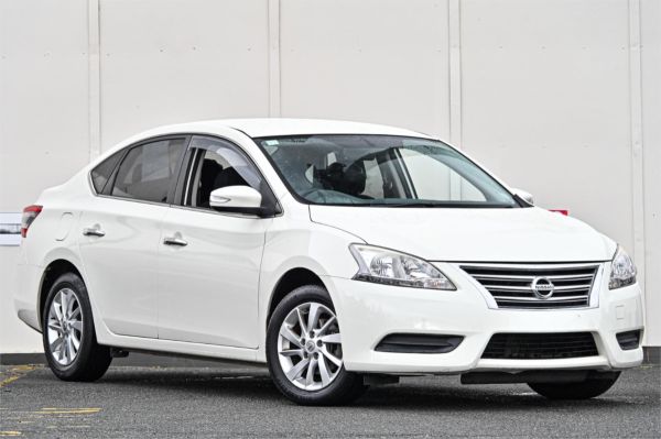 2013 Nissan Pulsar Sedan B17 ST image