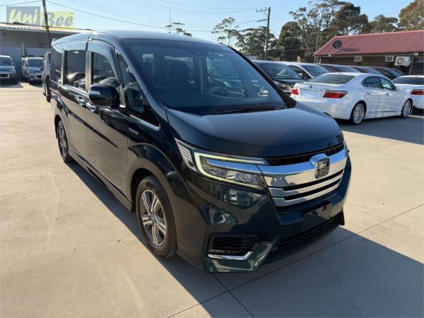 2018 Honda Stepwgn Wagon RP5 Spada Hybrid image