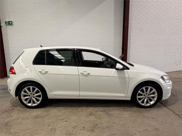 2019 Volkswagen Golf MK VII Comfortline image