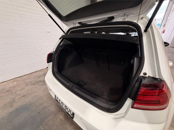 2019 Volkswagen Golf MK VII Comfortline image