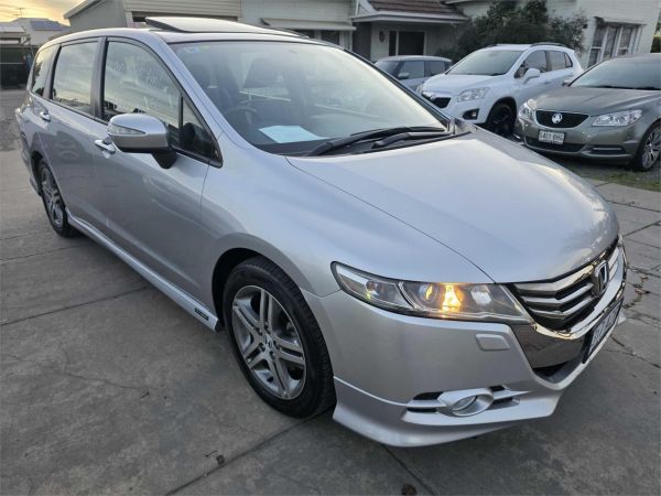 2013 Honda Odyssey Wagon 4th Gen MY13 Luxury image