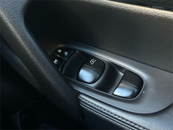 2017 NISSAN X-TRAIL 4D WAGON T32 SERIES 2 Ti (4WD) image