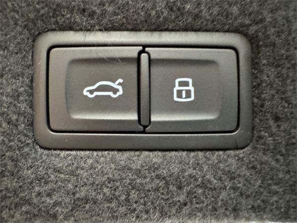 2019 Lamborghini Urus 636 4 SEAT image