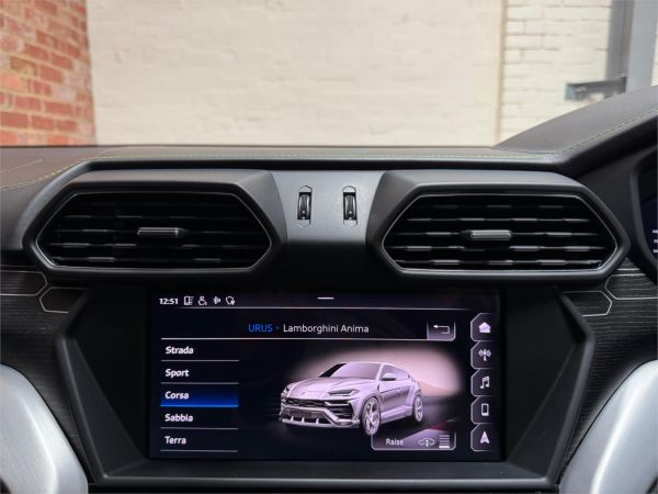 2019 Lamborghini Urus 636 4 SEAT image