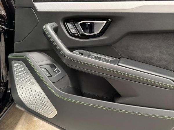 2019 Lamborghini Urus 636 4 SEAT image