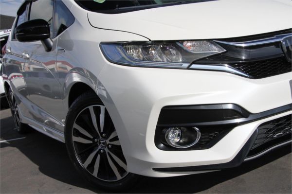 2017 Honda FIT Hatch GP5 S-PACKAGE (HYBRID) image