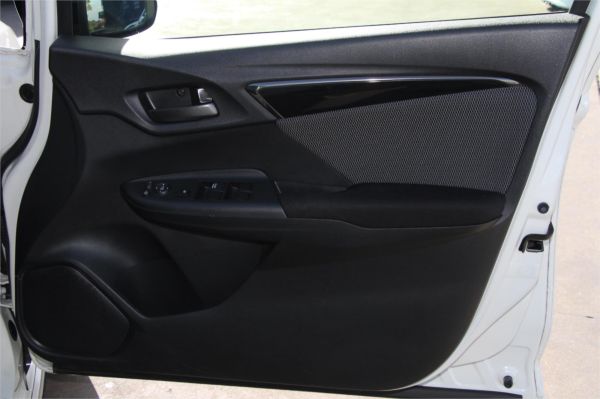 2017 Honda FIT Hatch GP5 S-PACKAGE (HYBRID) image