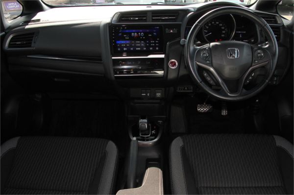 2017 Honda FIT Hatch GP5 S-PACKAGE (HYBRID) image