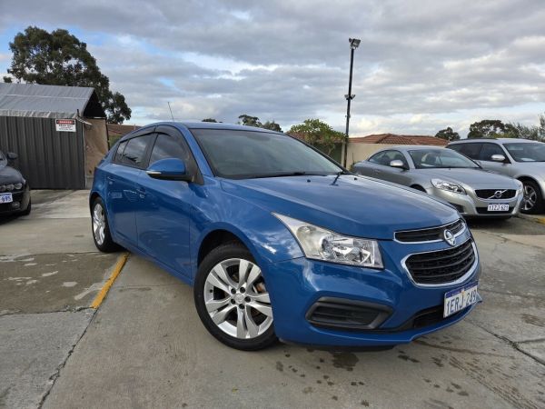 2015 Holden Cruze JH Series II MY15 Equipe Blue 6 Speed Sports Automatic Hatchback image