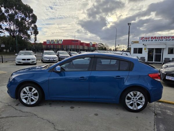 2015 Holden Cruze JH Series II MY15 Equipe Blue 6 Speed Sports Automatic Hatchback image