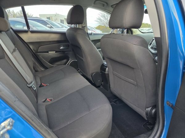 2015 Holden Cruze JH Series II MY15 Equipe Blue 6 Speed Sports Automatic Hatchback image