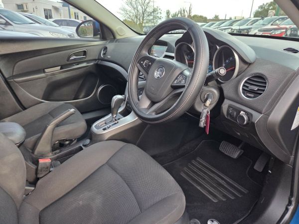 2015 Holden Cruze JH Series II MY15 Equipe Blue 6 Speed Sports Automatic Hatchback image