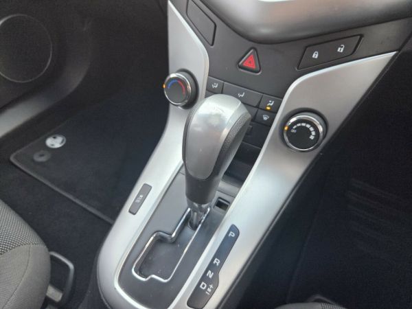 2015 Holden Cruze JH Series II MY15 Equipe Blue 6 Speed Sports Automatic Hatchback image