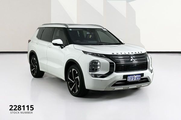 2024 Mitsubishi Outlander ZM Exceed image