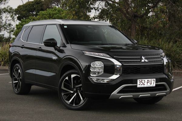 2024 Mitsubishi Outlander ZM Exceed image