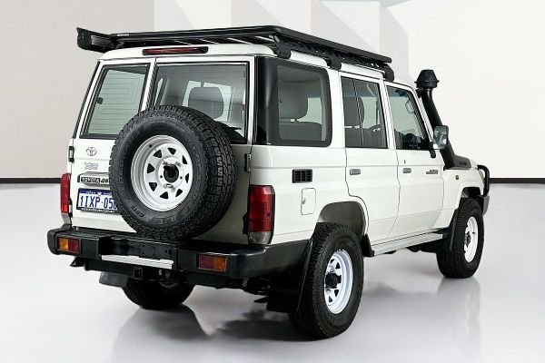 2015 Toyota LANDCRUISER WORKMATE (4x4) VDJ76R MY12 UPDATE image