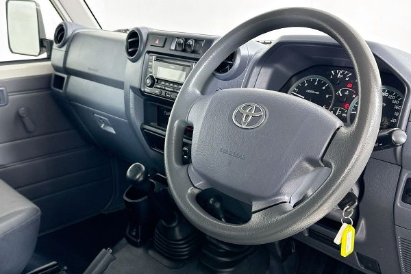 2015 Toyota LANDCRUISER WORKMATE (4x4) VDJ76R MY12 UPDATE image