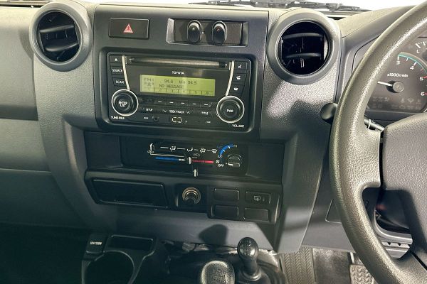 2015 Toyota LANDCRUISER WORKMATE (4x4) VDJ76R MY12 UPDATE image