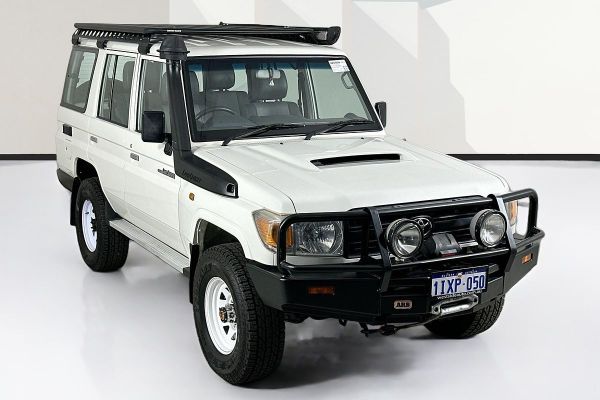 2015 Toyota LANDCRUISER WORKMATE (4x4) VDJ76R MY12 UPDATE image