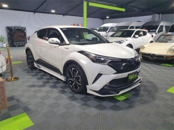 2018 Toyota C-HR SUV ZYX10 G image