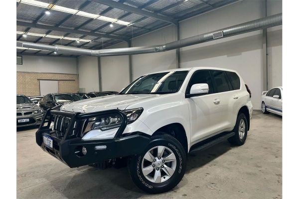 2018 Toyota Landcruiser GXL VDJ200R image
