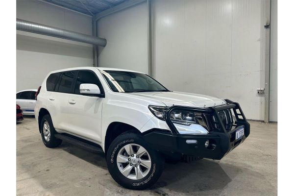 2018 Toyota Landcruiser GXL VDJ200R image