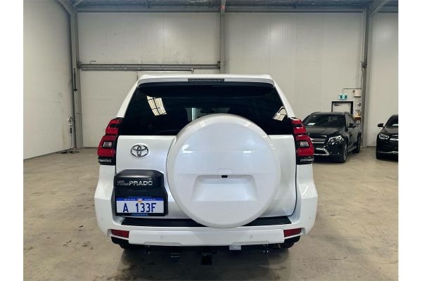 2018 Toyota Landcruiser GXL VDJ200R image
