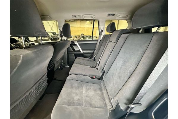 2018 Toyota Landcruiser GXL VDJ200R image