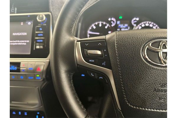 2018 Toyota Landcruiser GXL VDJ200R image