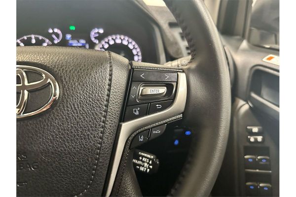2018 Toyota Landcruiser GXL VDJ200R image