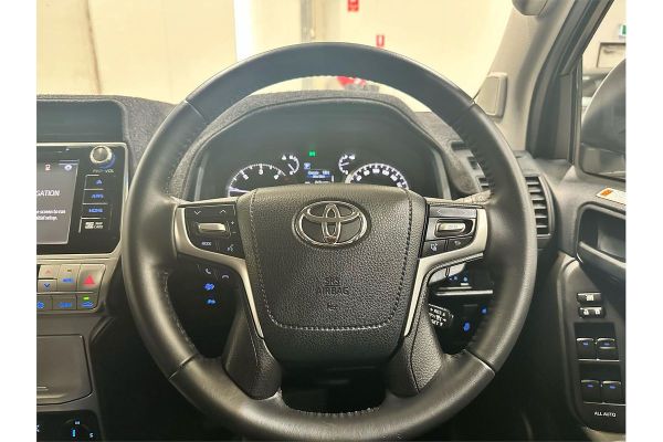 2018 Toyota Landcruiser GXL VDJ200R image