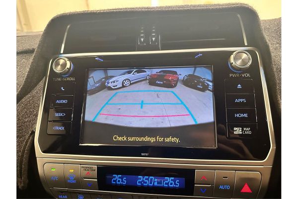 2018 Toyota Landcruiser GXL VDJ200R image