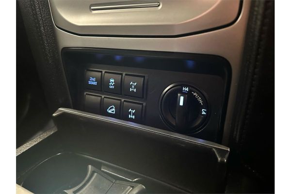 2018 Toyota Landcruiser GXL VDJ200R image