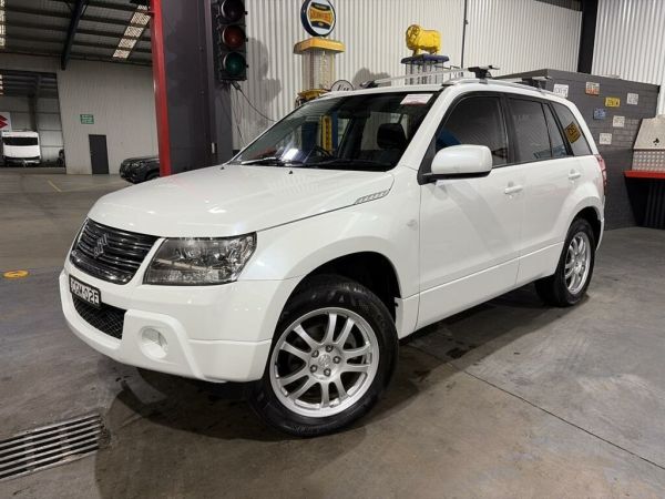 2012 Suzuki Grand Vitara JB Sports (4x4) White 4 Speed Automatic Wagon image
