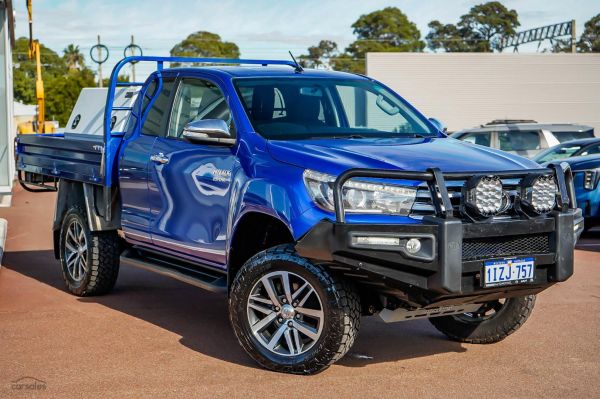 2016 Toyota Hilux SR5 Manual 4x4 image