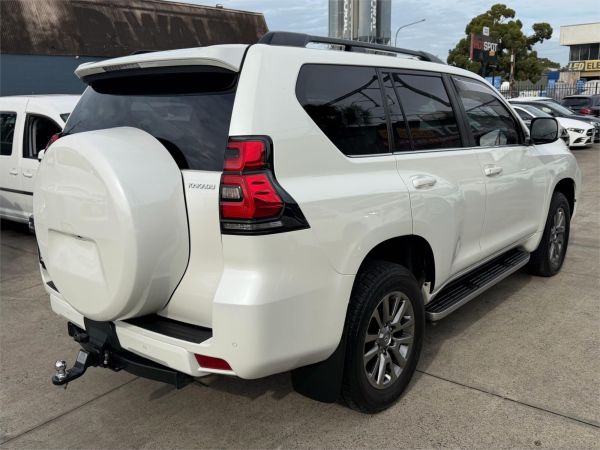 2017 Toyota Landcruiser Prado Wagon GDJ150R Kakadu image