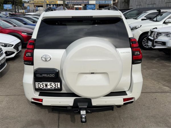 2017 Toyota Landcruiser Prado Wagon GDJ150R Kakadu image