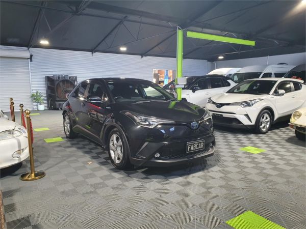 2019 Toyota C-HR NGX10R S image