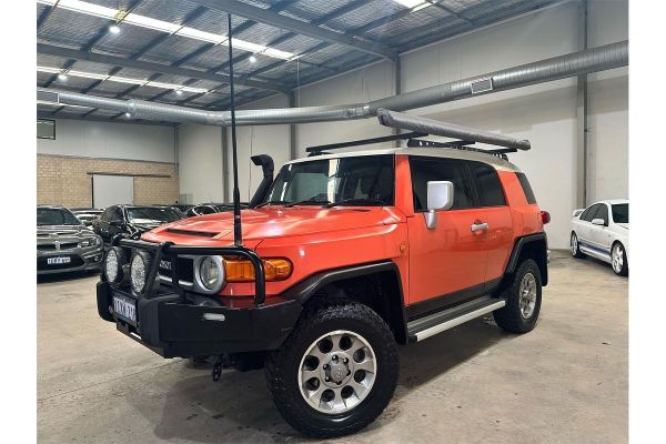 2012 Toyota FJ Cruiser GSJ15R image
