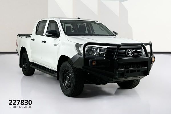 2017 Toyota HILUX WORKMATE (4x4) GUN125R 4X4 image