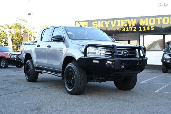 2017 Toyota Hilux SR Auto 4x4 Double Cab image