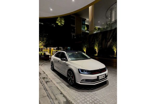 2015 Volkswagen Jetta 155TSI Highline Sport 1B image