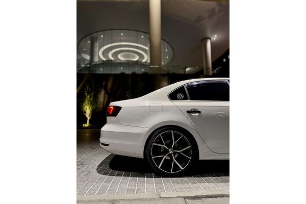 2015 Volkswagen Jetta 155TSI Highline Sport 1B image