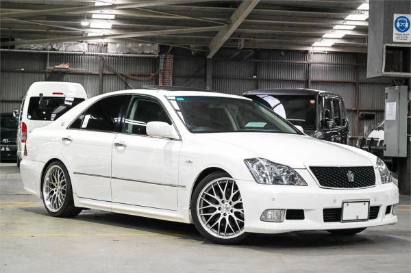 2007 Toyota Crown Sedan GRS184 image