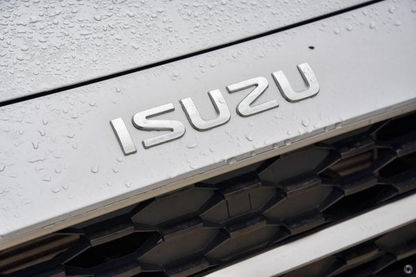 2026 Isuzu MU-X LS-M image