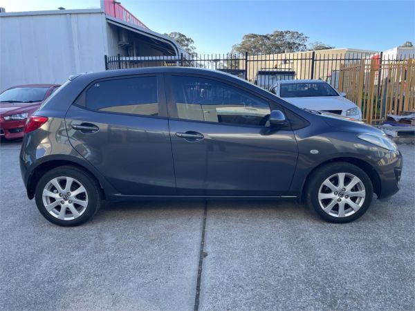 2014 MAZDA MAZDA2 5D HATCHBACK DE MY14 NEO SPORT image
